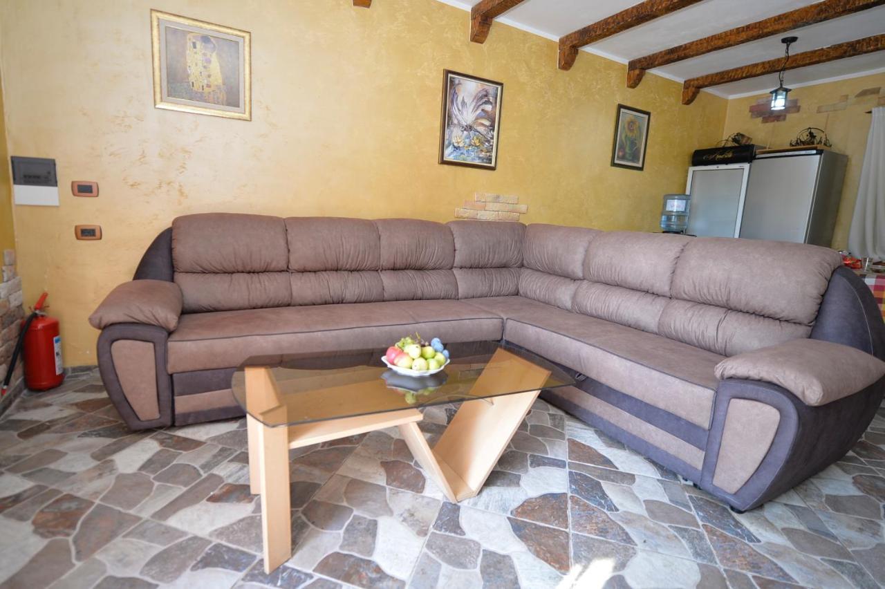 Vila Andrea Danilovgrad エクステリア 写真